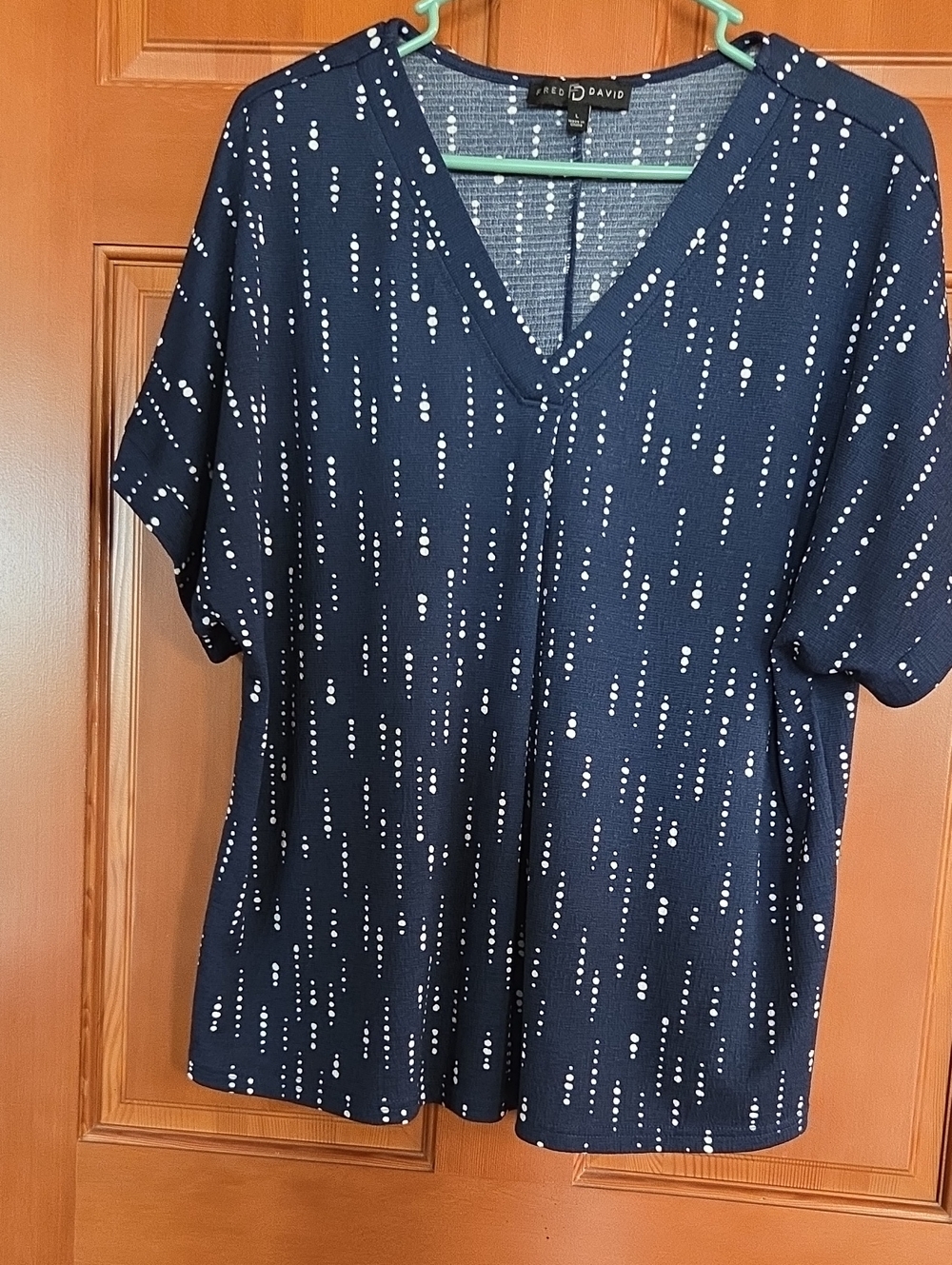 Fred David Navy Short-Sleeve V-Neck Top with White Dot Stream Print. PP24" L26"